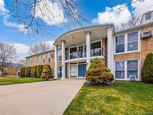 2230 W 14 Mile Road 31, Royal Oak, MI 48073