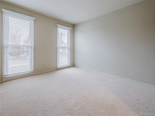 2230 W 14 Mile Road 31, Royal Oak, MI 48073