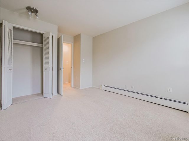 2230 W 14 Mile Road 31, Royal Oak, MI 48073