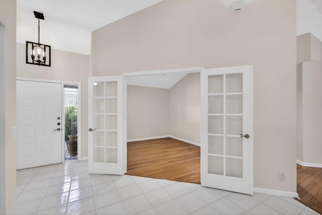 283 Canterbury Drive W, Palm Beach Gardens, FL 33418