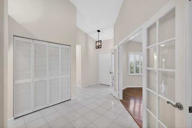 283 Canterbury Drive W, Palm Beach Gardens, FL 33418