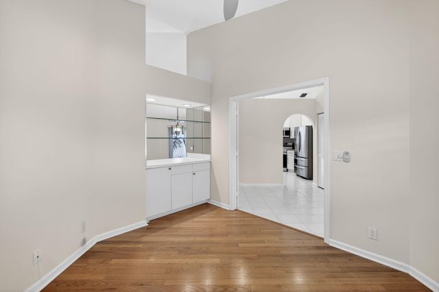 283 Canterbury Drive W, Palm Beach Gardens, FL 33418