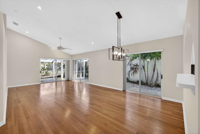 283 Canterbury Drive W, Palm Beach Gardens, FL 33418