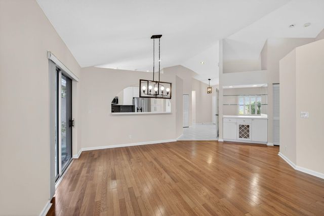 283 Canterbury Drive W, Palm Beach Gardens, FL 33418