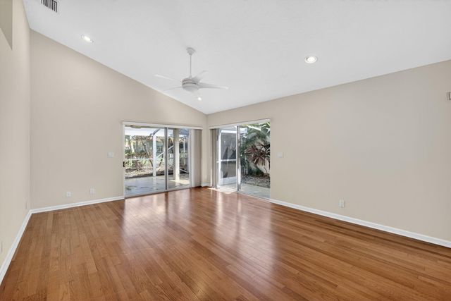 283 Canterbury Drive W, Palm Beach Gardens, FL 33418