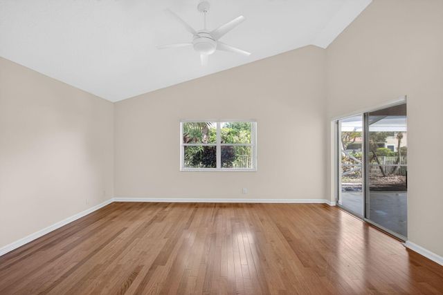 283 Canterbury Drive W, Palm Beach Gardens, FL 33418