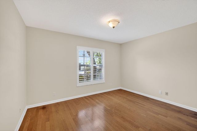 283 Canterbury Drive W, Palm Beach Gardens, FL 33418