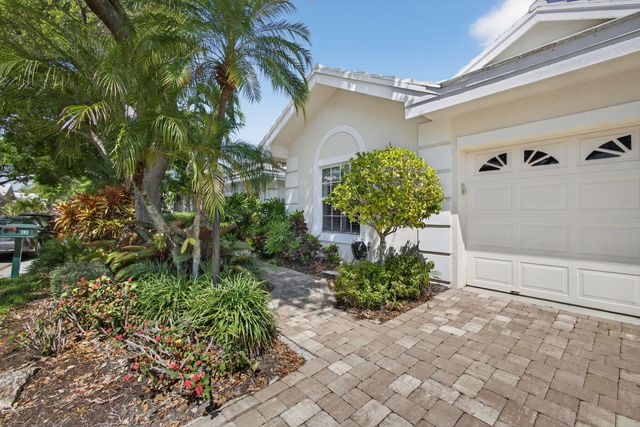 283 Canterbury Drive W, Palm Beach Gardens, FL 33418