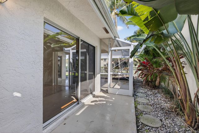 283 Canterbury Drive W, Palm Beach Gardens, FL 33418