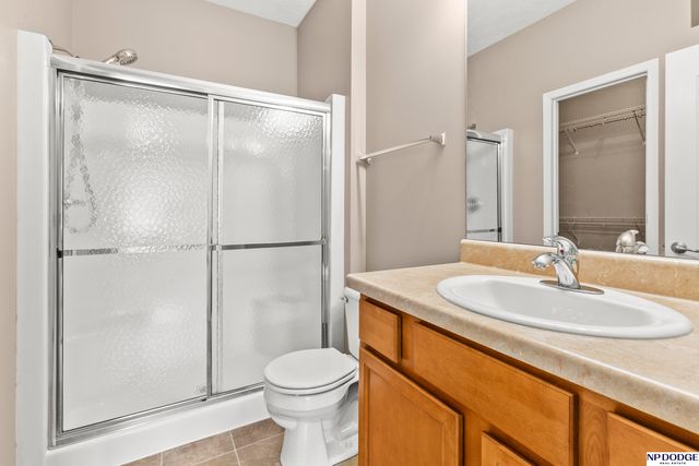 19156 Drexel Circle, Omaha, NE 68135