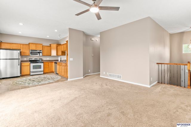 19156 Drexel Circle, Omaha, NE 68135