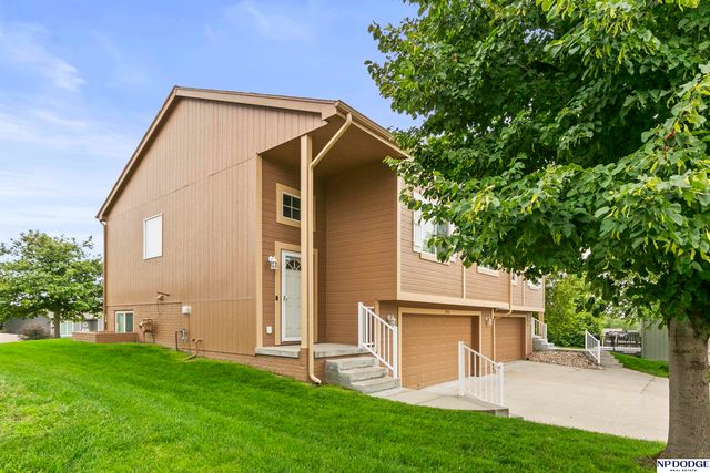 19156 Drexel Circle, Omaha, NE 68135