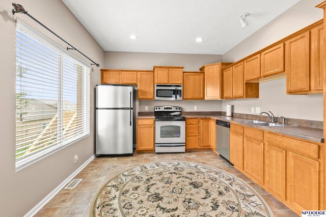 19156 Drexel Circle, Omaha, NE 68135