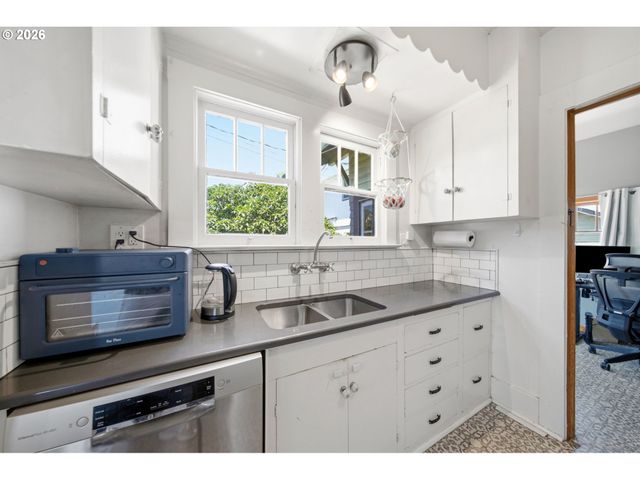 422 Ne 57TH Ave, Portland, OR 97213