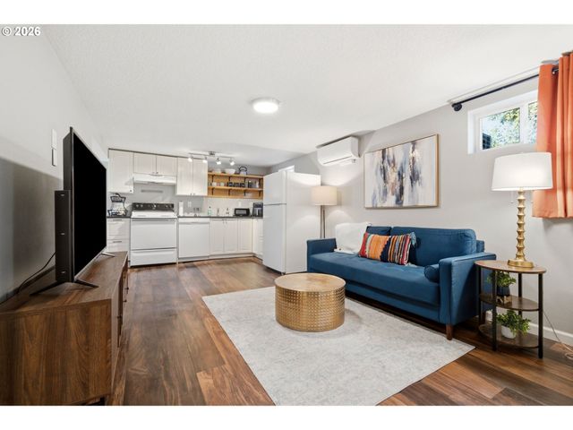 422 Ne 57TH Ave, Portland, OR 97213