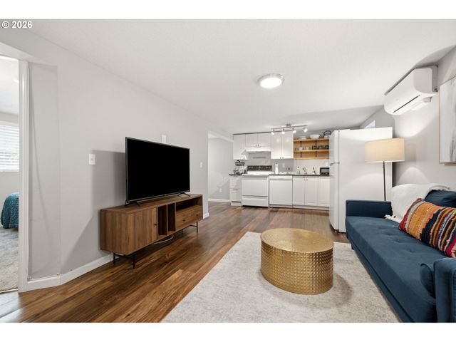 422 Ne 57TH Ave, Portland, OR 97213