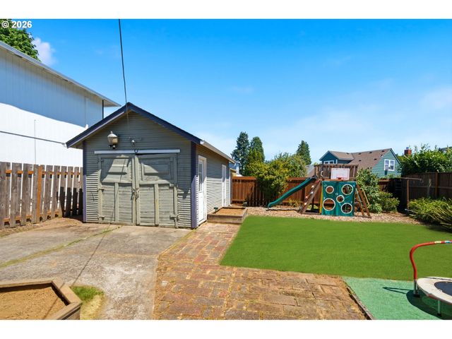 422 Ne 57TH Ave, Portland, OR 97213