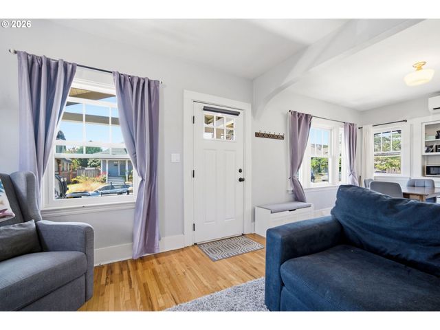 422 Ne 57TH Ave, Portland, OR 97213