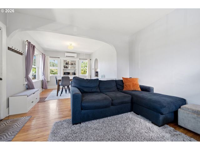 422 Ne 57TH Ave, Portland, OR 97213