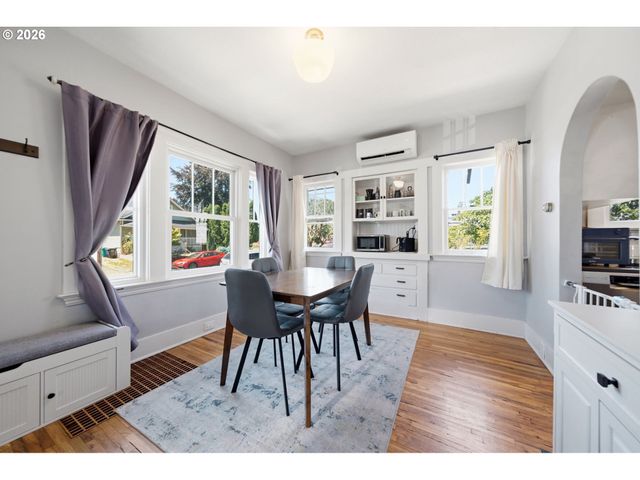 422 Ne 57TH Ave, Portland, OR 97213