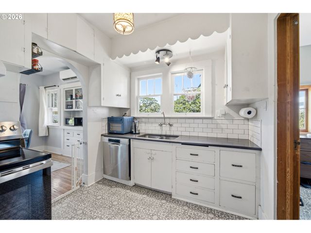 422 Ne 57TH Ave, Portland, OR 97213