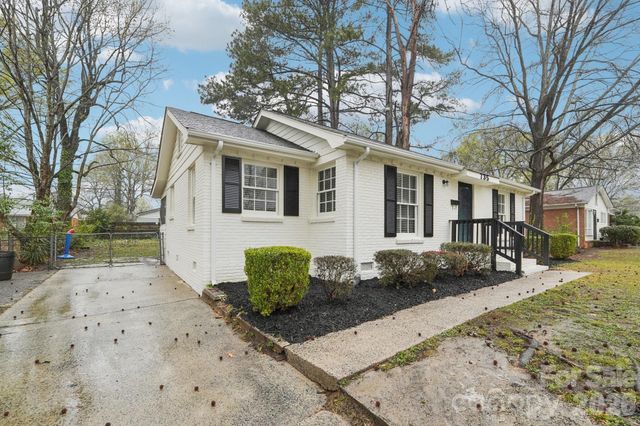 735 Pondella Drive, Charlotte, NC 28213