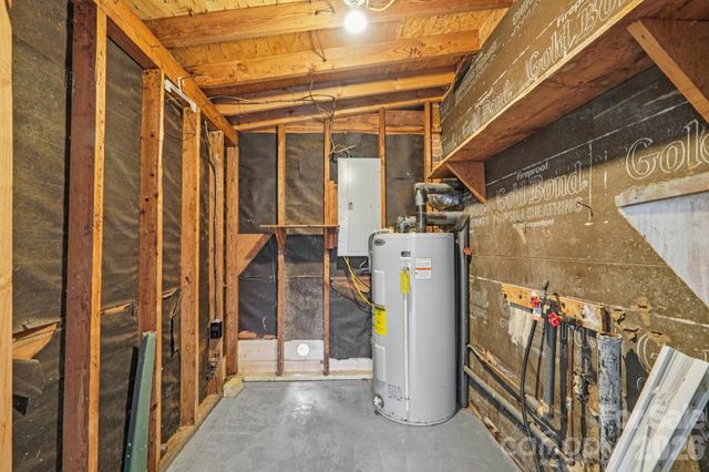 735 Pondella Drive, Charlotte, NC 28213