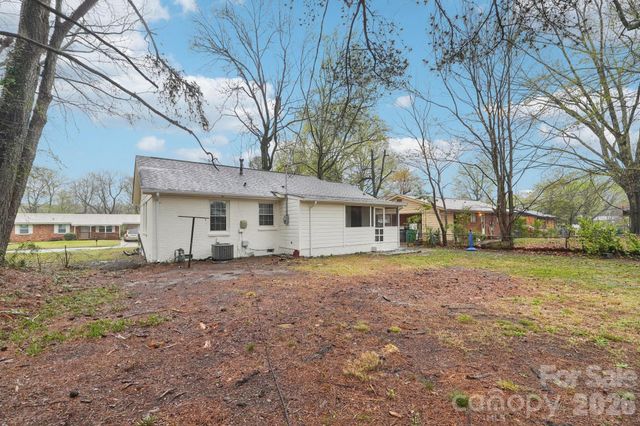 735 Pondella Drive, Charlotte, NC 28213