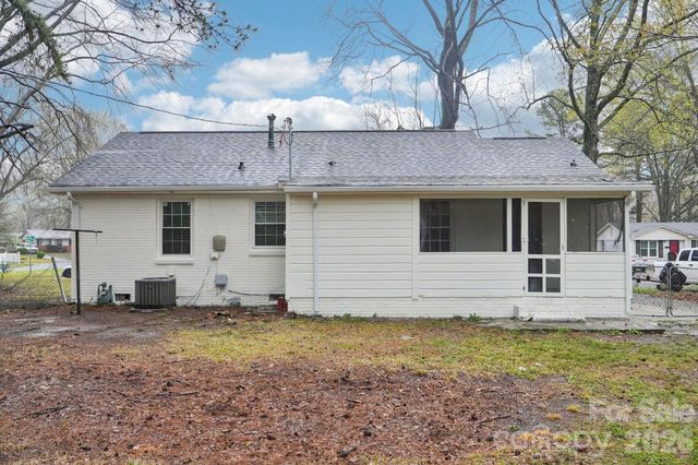 735 Pondella Drive, Charlotte, NC 28213