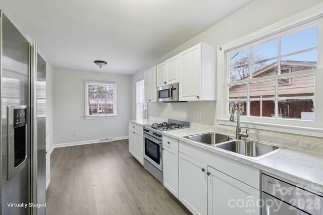 735 Pondella Drive, Charlotte, NC 28213