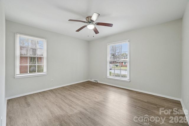 735 Pondella Drive, Charlotte, NC 28213