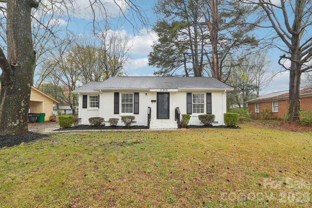 735 Pondella Drive, Charlotte, NC 28213