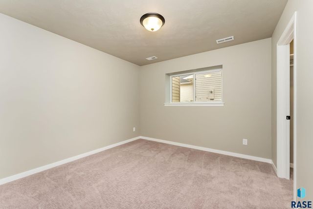 112 S Freshwater Ave Avenue, Brandon, SD 57005