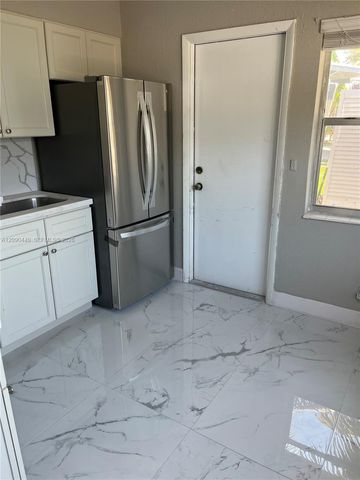 217 SW 10th Street, Hallandale Beach, FL 33009