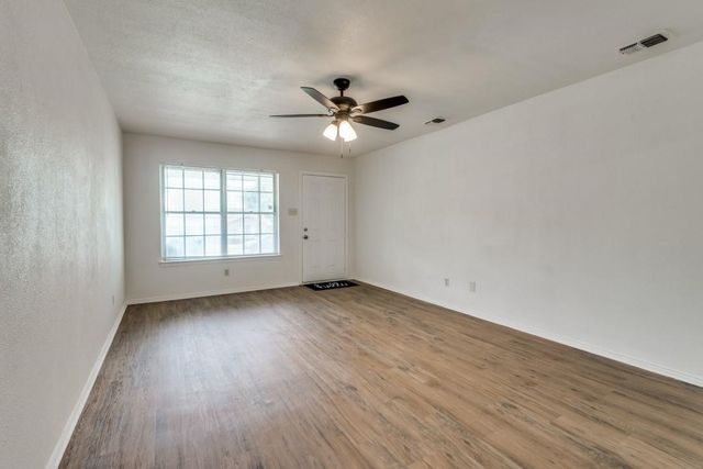 1422 Deborah Avenue, Desoto, TX 75115