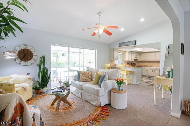 926 SE 26th TER, Cape Coral, FL 33904