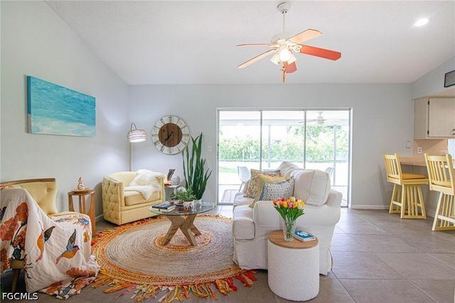 926 SE 26th TER, Cape Coral, FL 33904