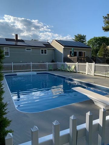 223 Charge Pond Rd, Wareham, MA 02571