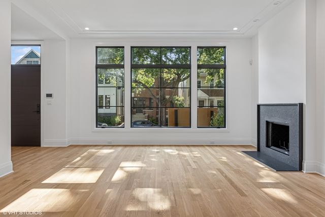3846 N Bell Avenue, Chicago, IL 60618