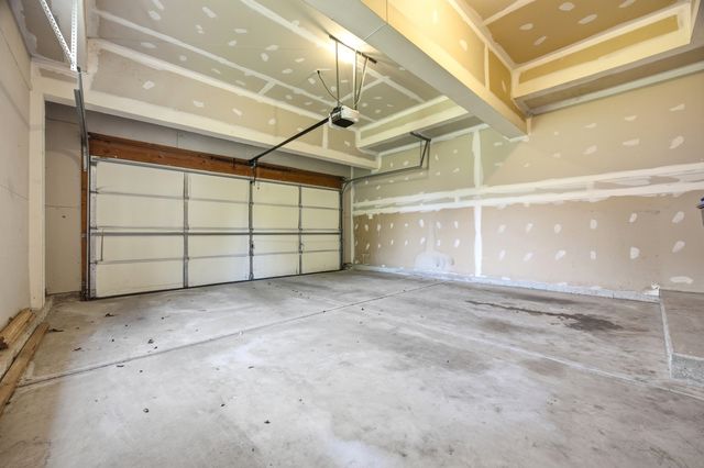 1330 Lunt Court, Schaumburg, IL 60193