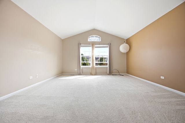 1330 Lunt Court, Schaumburg, IL 60193