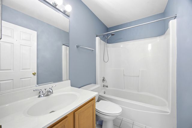 1330 Lunt Court, Schaumburg, IL 60193