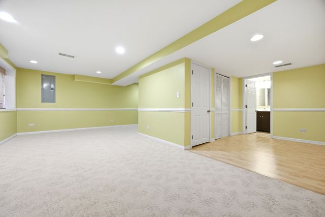 1330 Lunt Court, Schaumburg, IL 60193
