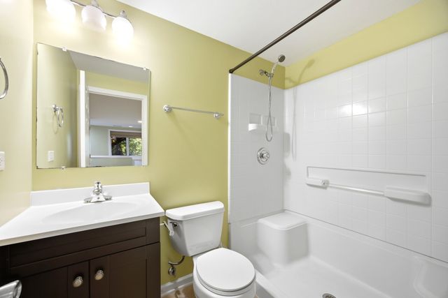 1330 Lunt Court, Schaumburg, IL 60193