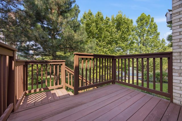 1330 Lunt Court, Schaumburg, IL 60193