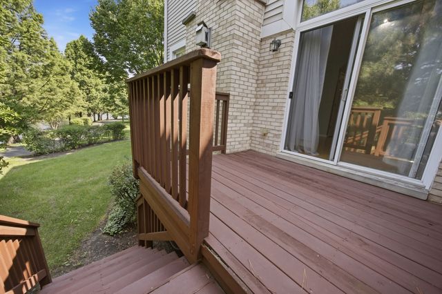1330 Lunt Court, Schaumburg, IL 60193