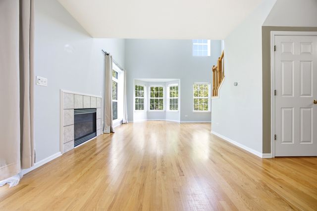 1330 Lunt Court, Schaumburg, IL 60193