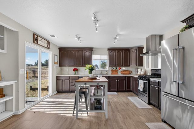 4525 Coyote Dr, Ione, CA 95640