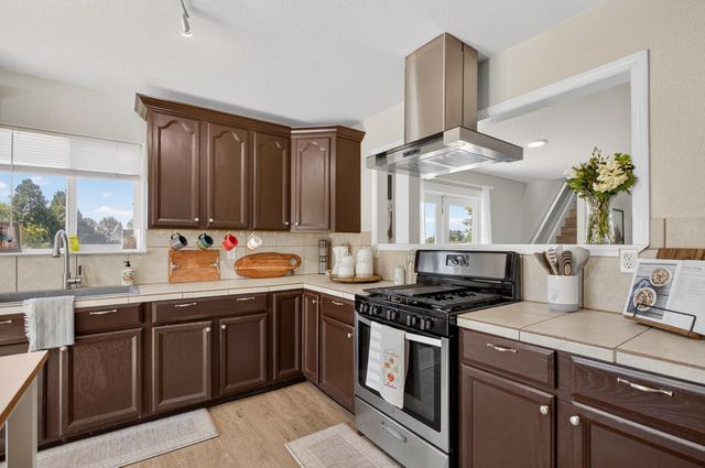 4525 Coyote Dr, Ione, CA 95640