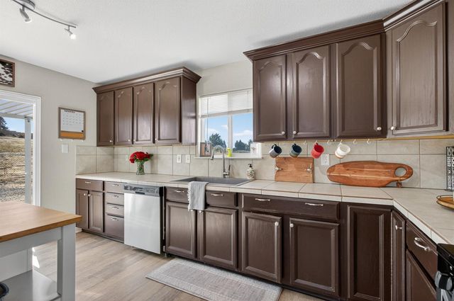 4525 Coyote Dr, Ione, CA 95640